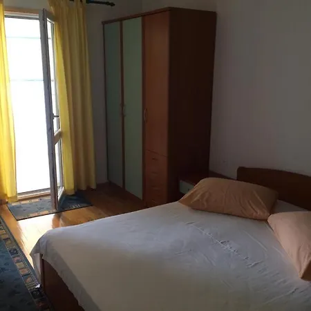 Rita Apartment *